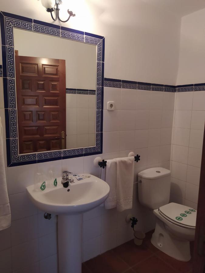 Hostal Urbion Винуэса Экстерьер фото