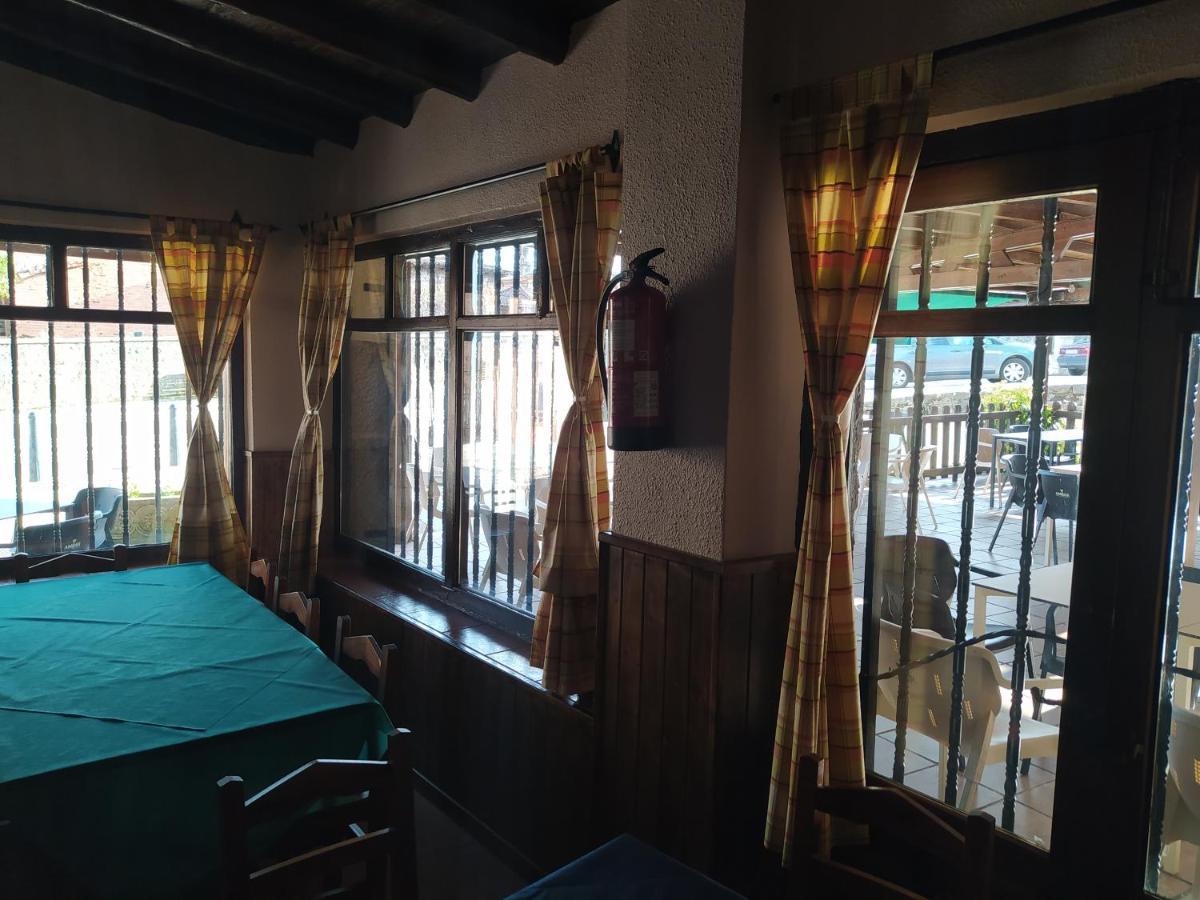 Hostal Urbion Винуэса Экстерьер фото